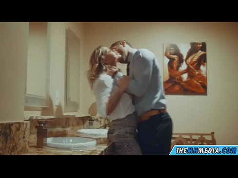 ❤️ Cuando una rubia tetona te seduce en un baño público ☑ Video de porno en es.villagesexvideos.ru ❌️❤️❤️❤️❤️❤️❤️❤️